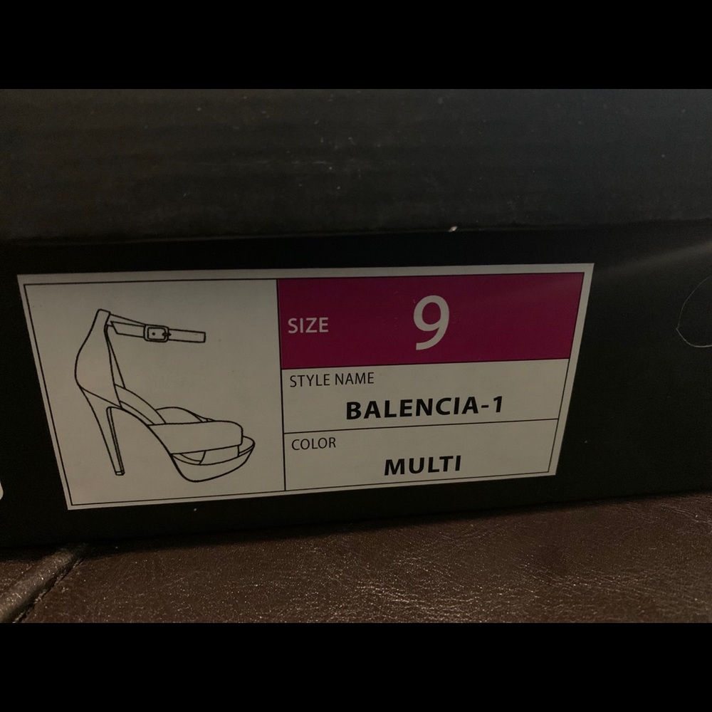 Multi colored platform pump. - Picture 5 of 5